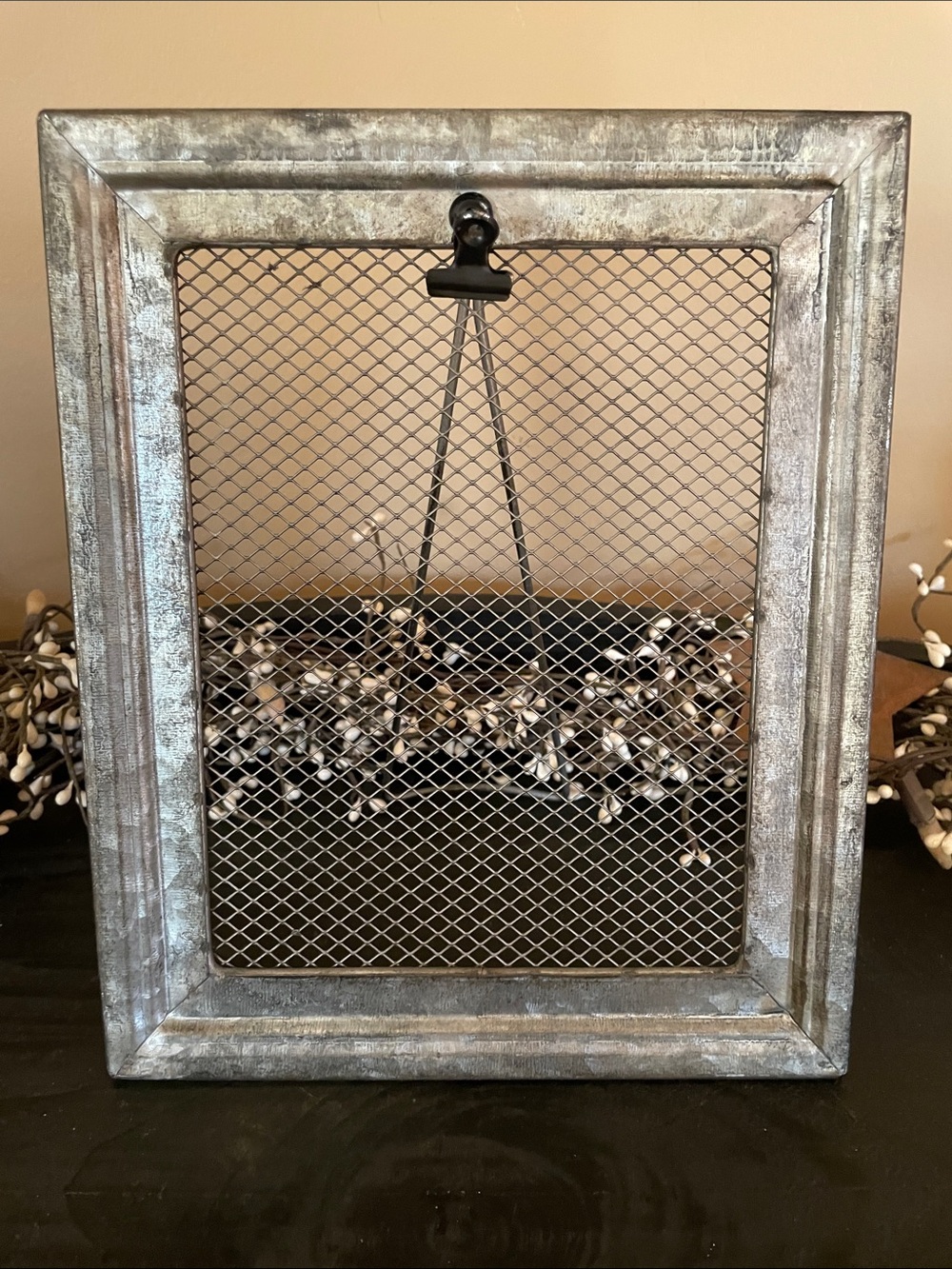 Rustic Metal Mesh Easel Style Clip Photo & Memo Frame - Silver - 6”x8” Opening